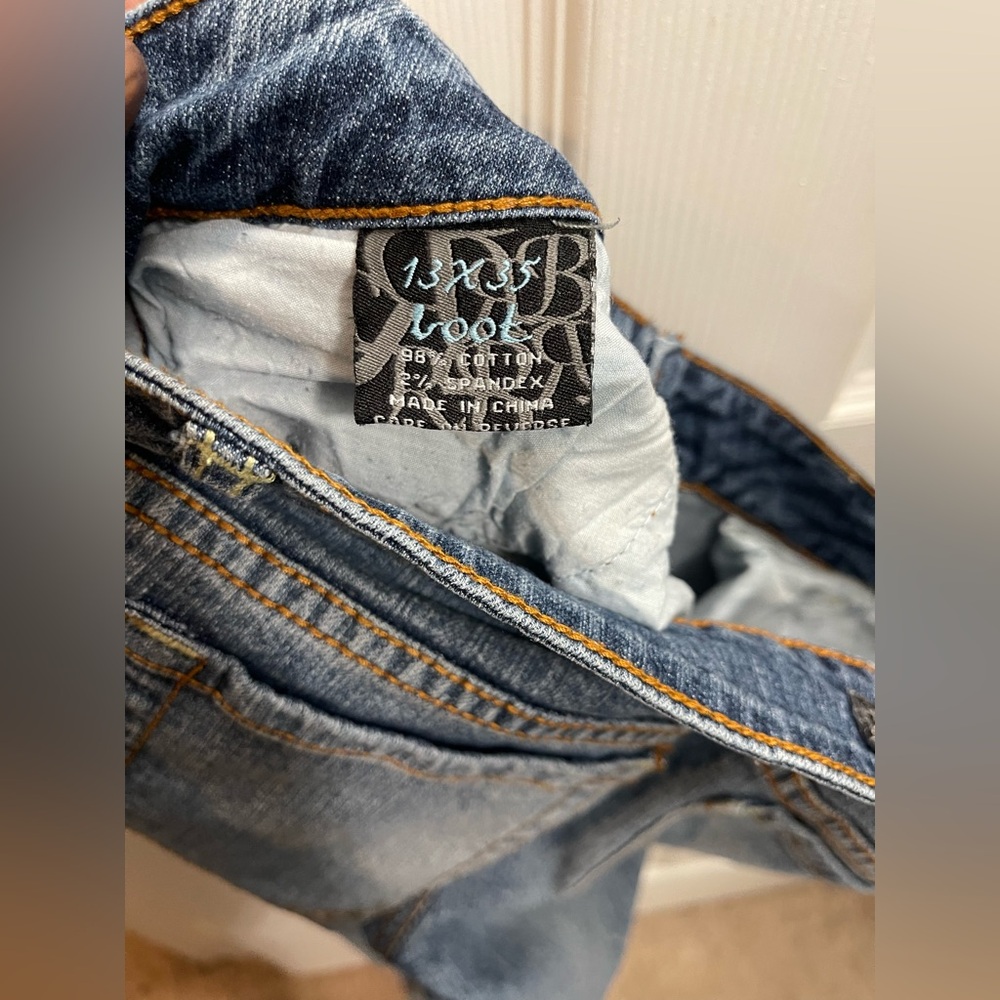 Stylish Distressed Blue Jeans - Picture 5 of 5